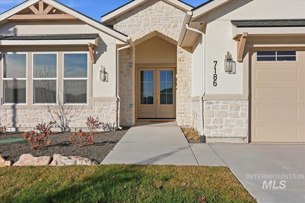 7186 E Chicken Hawk Loop, Nampa, Idaho 83686, 3 Bedrooms, 2.5 Bathrooms, Residential For Sale, Price $779,900,MLS 98959070
