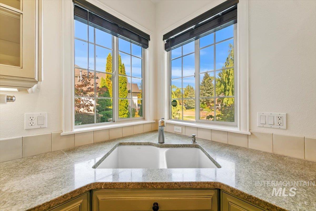 1751 W Salerno St, Meridian, Idaho 83646-5097, 3 Bedrooms, 2.5 Bathrooms, Residential For Sale, Price $690,000,MLS 98959081