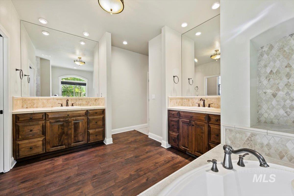 1751 W Salerno St, Meridian, Idaho 83646-5097, 3 Bedrooms, 2.5 Bathrooms, Residential For Sale, Price $690,000,MLS 98959081