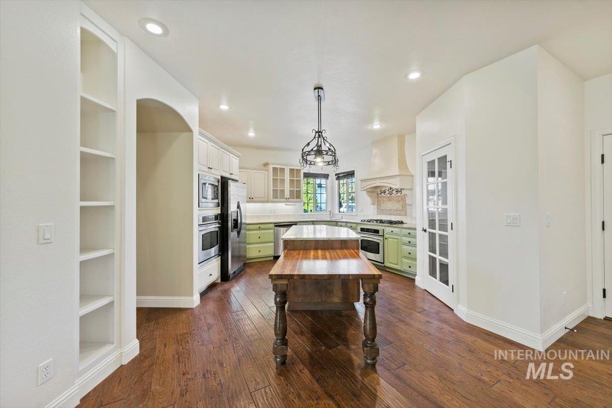 1751 W Salerno St, Meridian, Idaho 83646-5097, 3 Bedrooms, 2.5 Bathrooms, Residential For Sale, Price $690,000,MLS 98959081