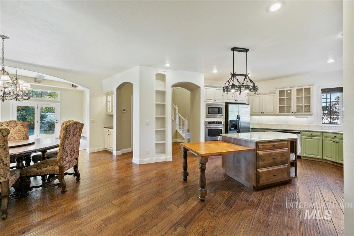 1751 W Salerno St, Meridian, Idaho 83646-5097, 3 Bedrooms, 2.5 Bathrooms, Residential For Sale, Price $690,000,MLS 98959081