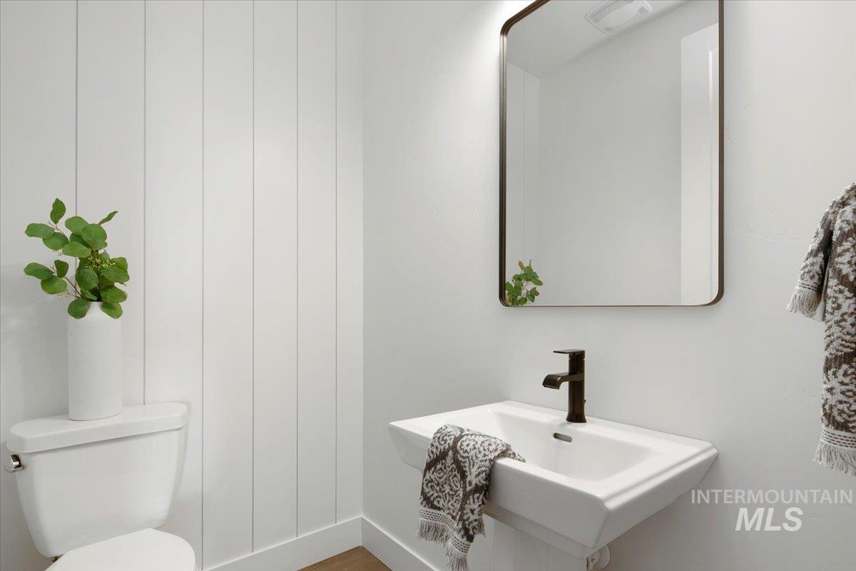 7125 E Osprey Estates Drive, Nampa, Idaho 83686, 4 Bedrooms, 2.5 Bathrooms, Residential For Sale, Price $999,995,MLS 98959097