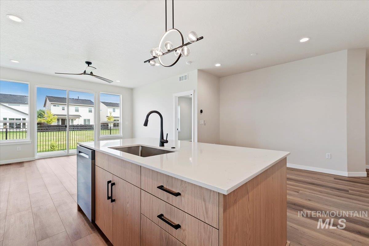 3866 W Spring House Ln, Eagle, Idaho 83616-1017, 4 Bedrooms, 2.5 Bathrooms, Residential For Sale, Price $549,900,MLS 98959125