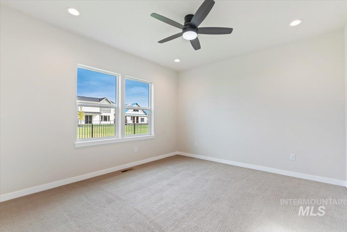 3866 W Spring House Ln, Eagle, Idaho 83616-1017, 4 Bedrooms, 2.5 Bathrooms, Residential For Sale, Price $549,900,MLS 98959125