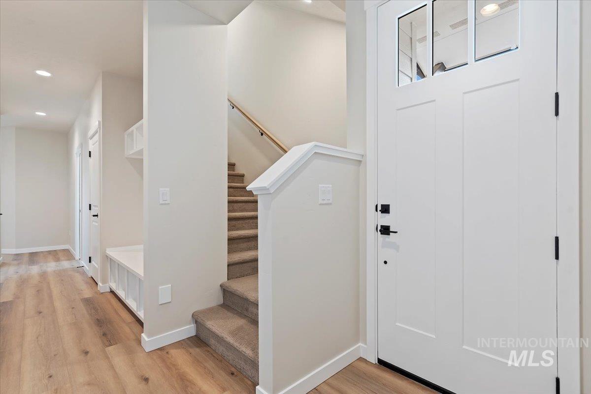 3866 W Spring House Ln, Eagle, Idaho 83616-1017, 4 Bedrooms, 2.5 Bathrooms, Residential For Sale, Price $549,900,MLS 98959125