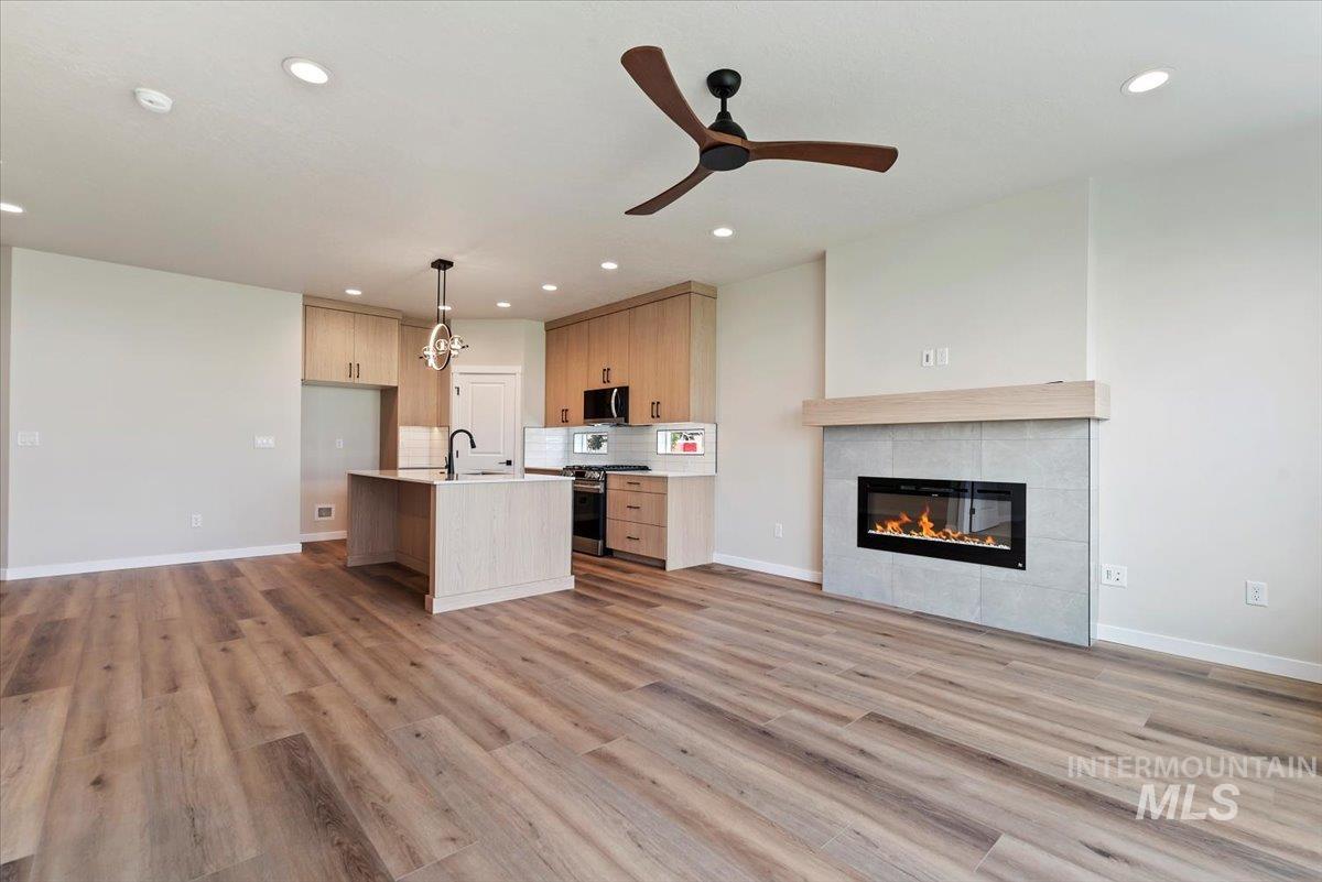 3866 W Spring House Ln, Eagle, Idaho 83616-1017, 4 Bedrooms, 2.5 Bathrooms, Residential For Sale, Price $549,900,MLS 98959125