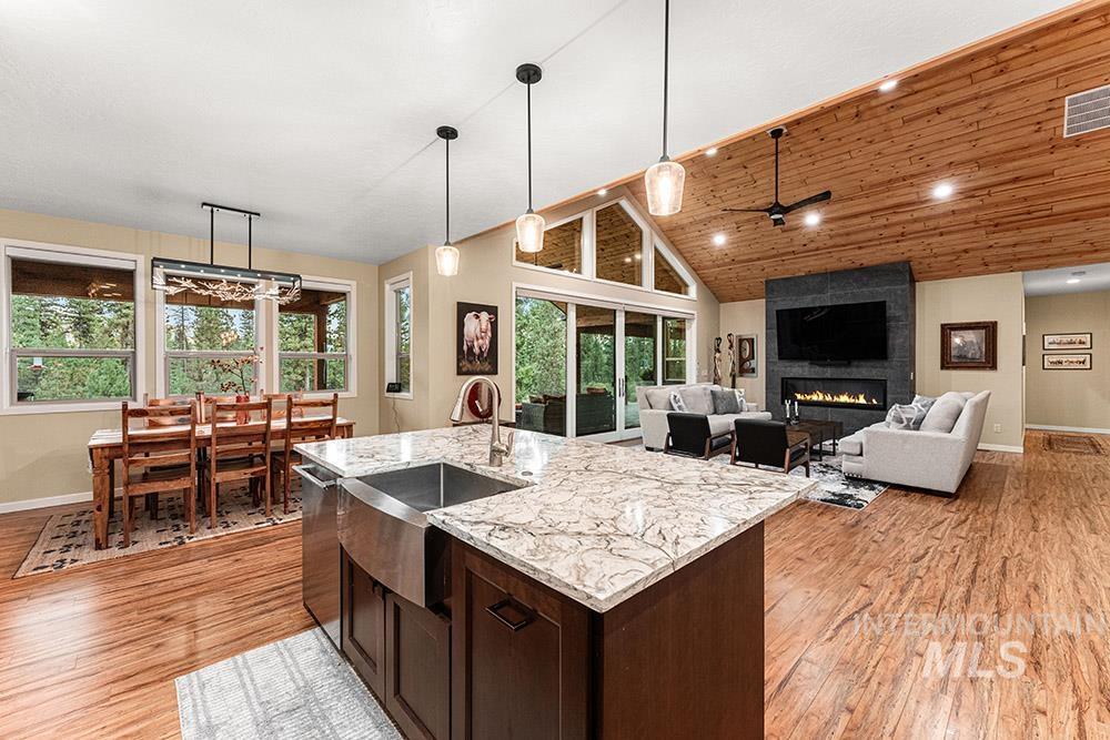 86 Tacoma Place, Garden Valley, Idaho 83622, 3 Bedrooms, 2.5 Bathrooms, Residential For Sale, Price $3,650,000,MLS 98959130