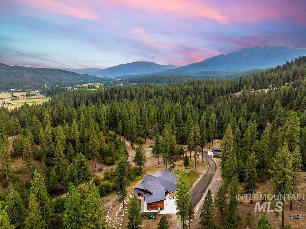 86 Tacoma Place, Garden Valley, Idaho 83622, 3 Bedrooms, 2.5 Bathrooms, Residential For Sale, Price $3,650,000,MLS 98959130