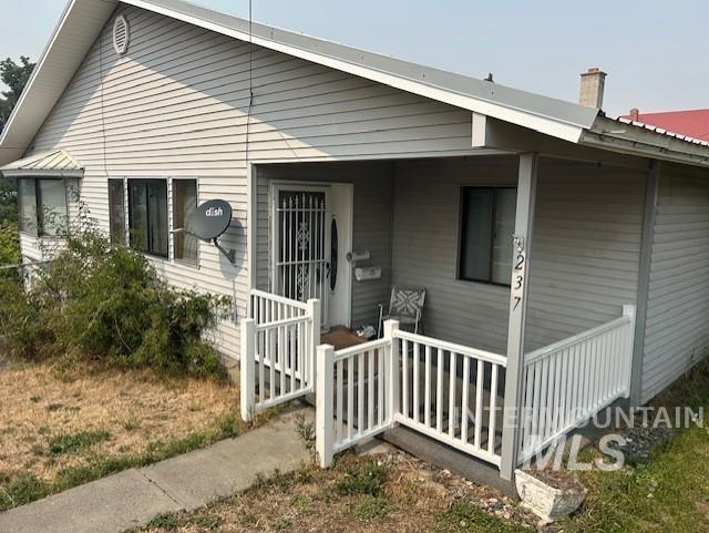 237 E North St, Grangeville, Idaho 83530, 3 Bedrooms, 2 Bathrooms, Residential For Sale, Price $340,000, 98959134