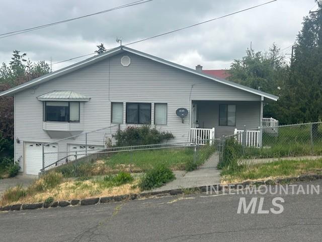 237 E North St, Grangeville, Idaho 83530, 3 Bedrooms, 2 Bathrooms, Residential For Sale, Price $340,000, 98959134