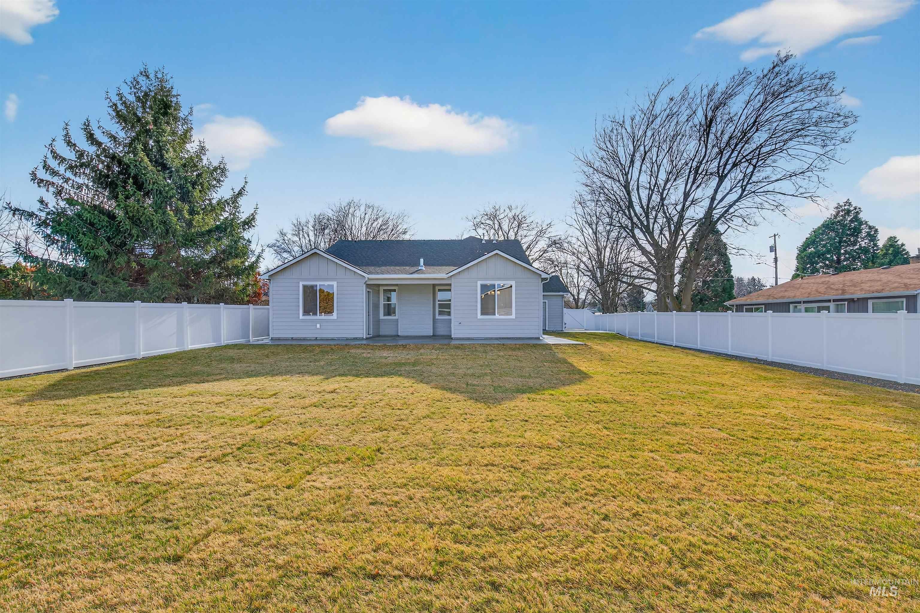 819 Park Avenue, Lewiston, Idaho 83501, 3 Bedrooms, 2 Bathrooms, Residential For Sale, Price $619,900,MLS 98959148