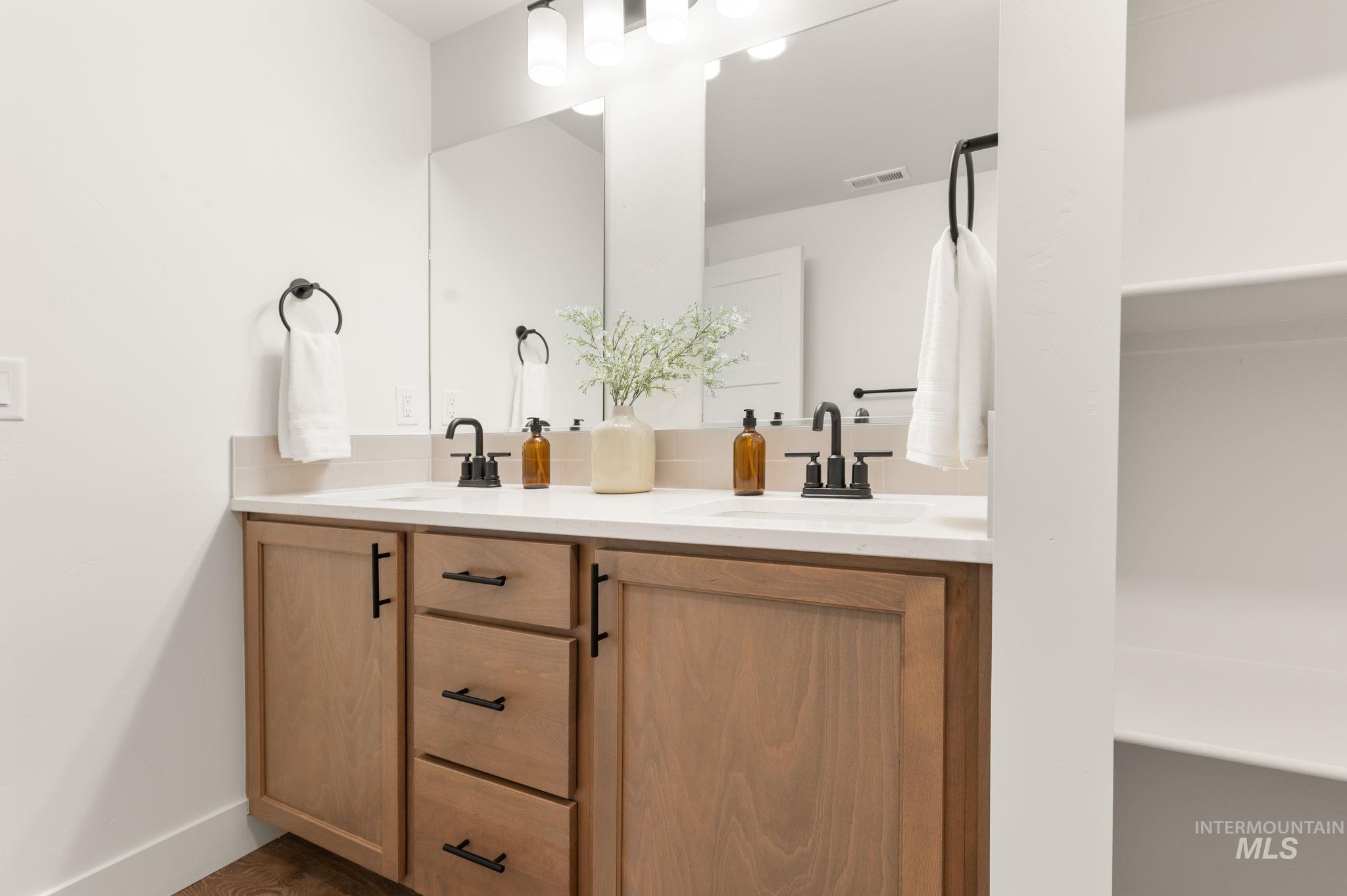 3217 Blackhawk Court, Lewiston, Idaho 83501, 3 Bedrooms, 2 Bathrooms, Residential For Sale, Price $449,000, 98959150