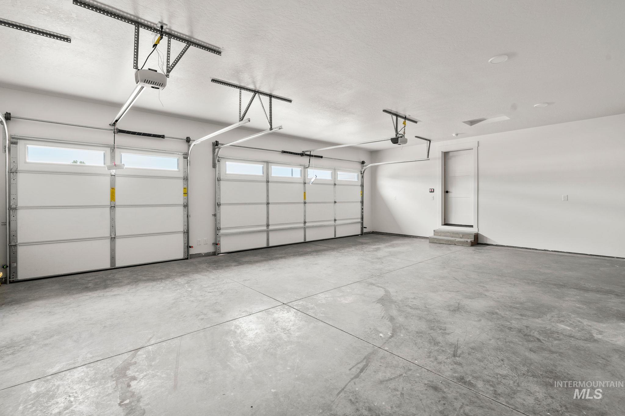 3217 Blackhawk Court, Lewiston, Idaho 83501, 3 Bedrooms, 2 Bathrooms, Residential For Sale, Price $449,000, 98959150