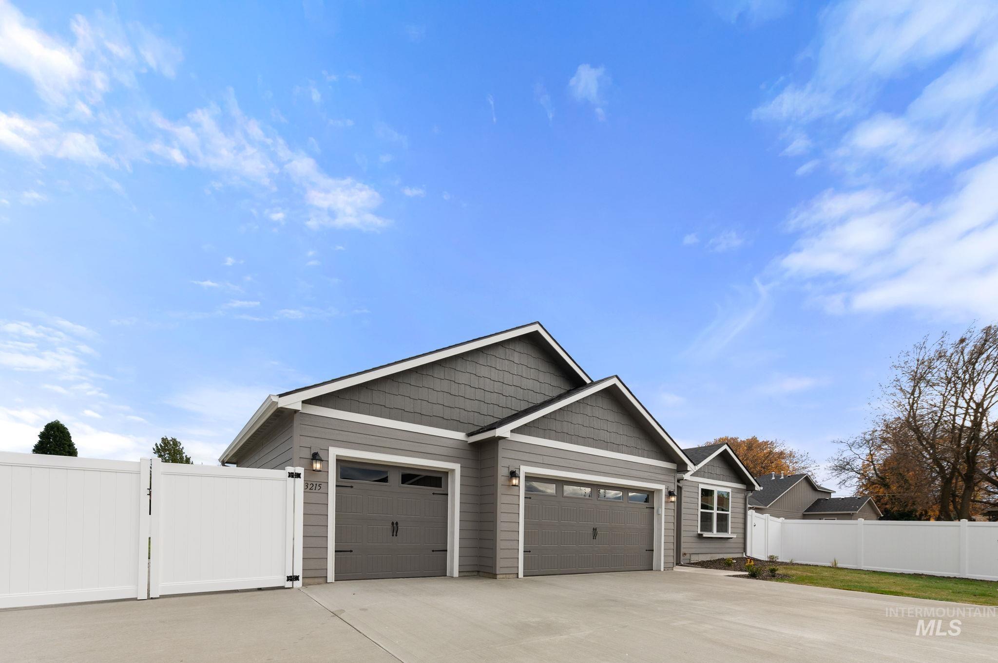 3215 Blackhawk Court, Lewiston, Idaho 83501, 3 Bedrooms, 2 Bathrooms, Residential For Sale, Price $499,000, 98959151