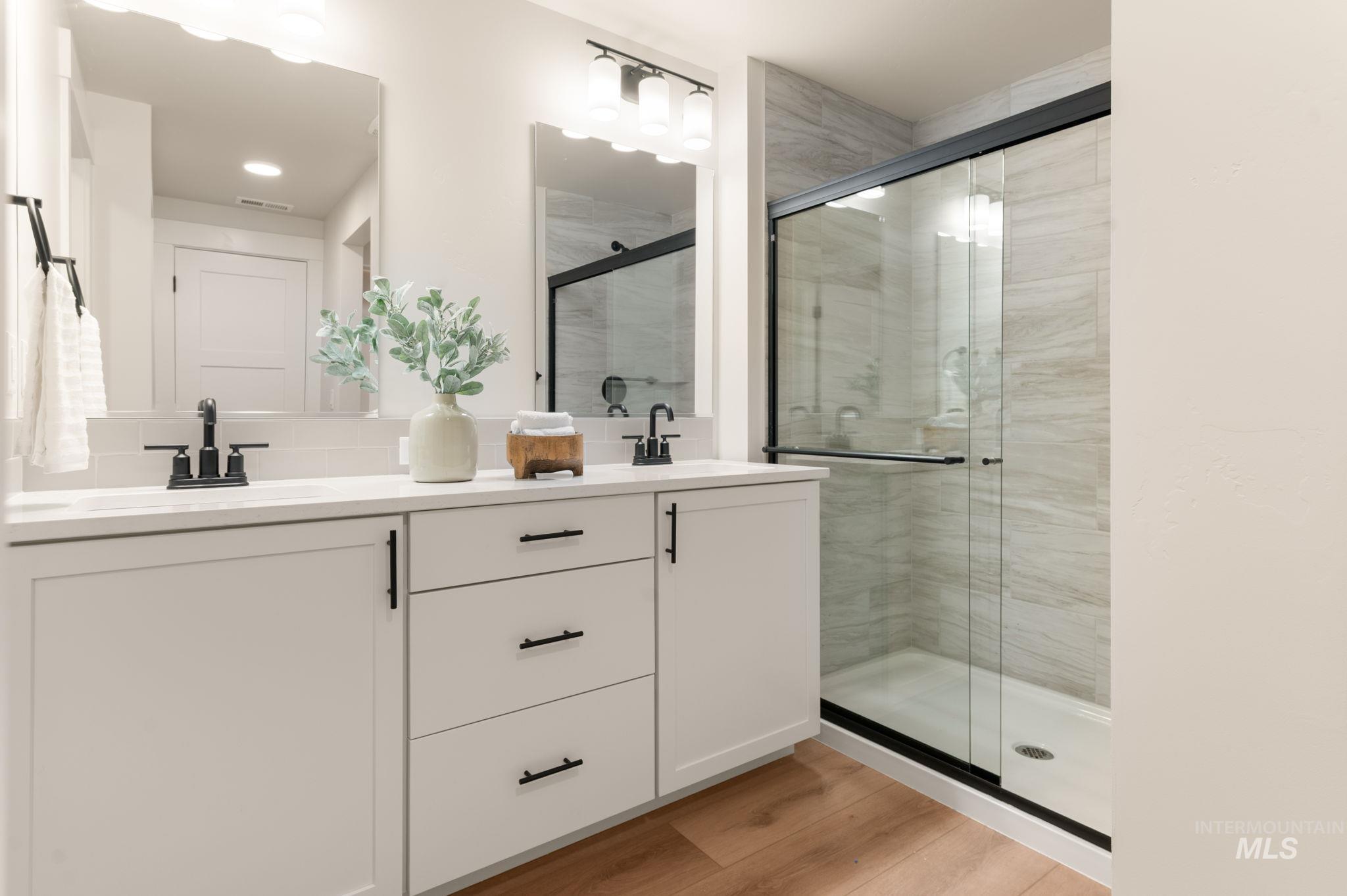 3215 Blackhawk Court, Lewiston, Idaho 83501, 3 Bedrooms, 2 Bathrooms, Residential For Sale, Price $499,000, 98959151