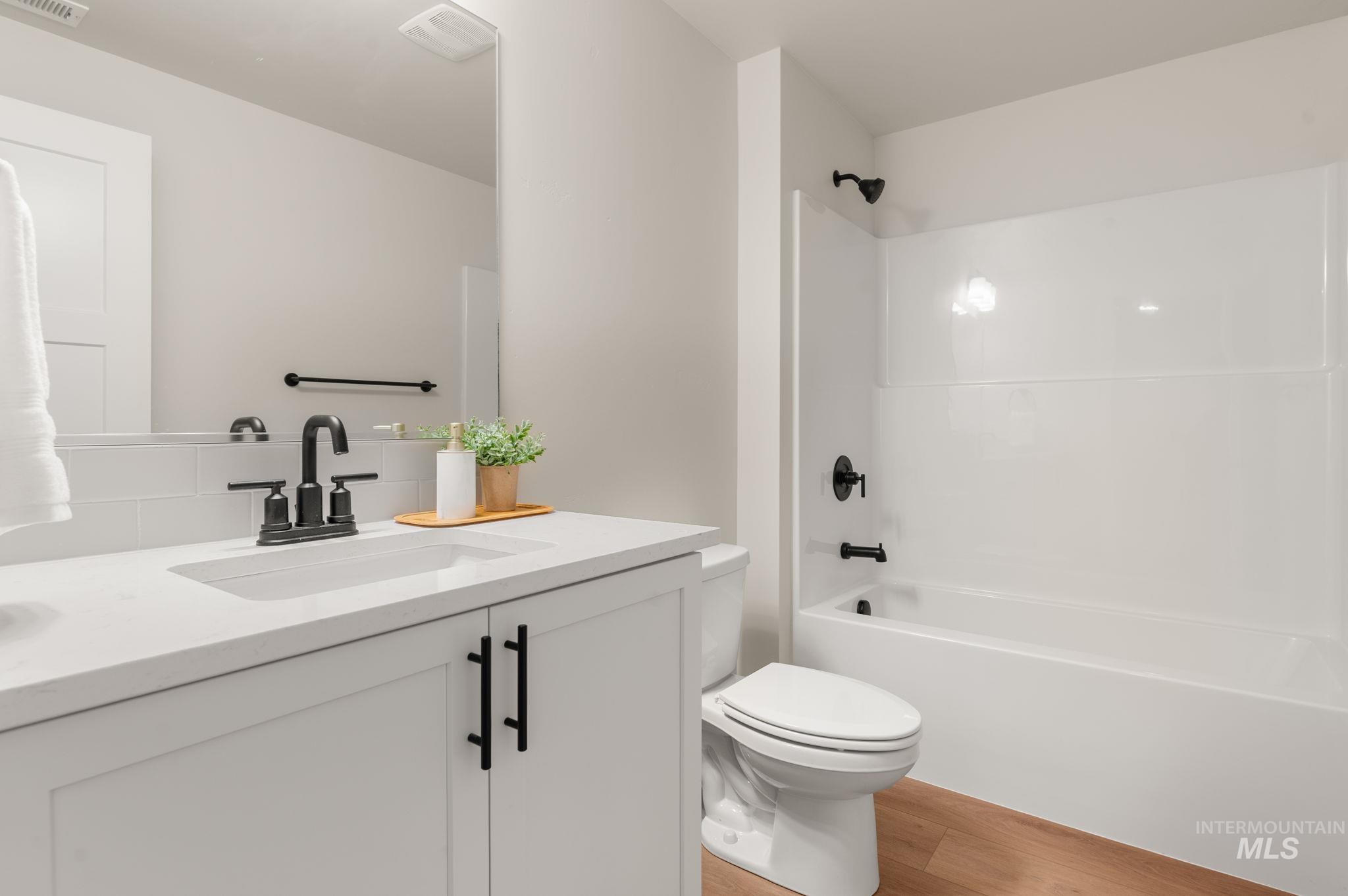 3215 Blackhawk Court, Lewiston, Idaho 83501, 3 Bedrooms, 2 Bathrooms, Residential For Sale, Price $499,000, 98959151