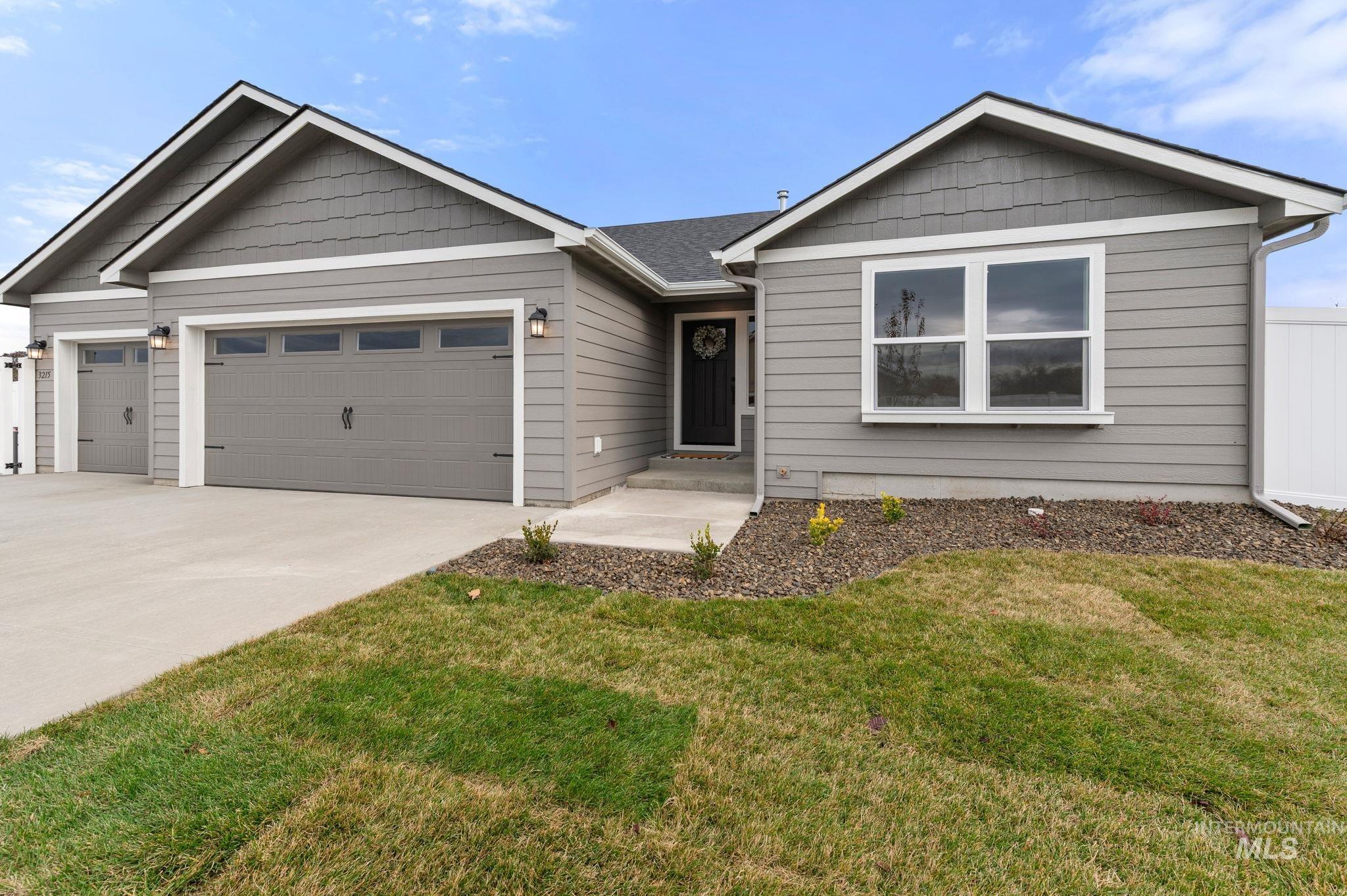 3215 Blackhawk Court, Lewiston, Idaho 83501, 3 Bedrooms, 2 Bathrooms, Residential For Sale, Price $499,000, 98959151