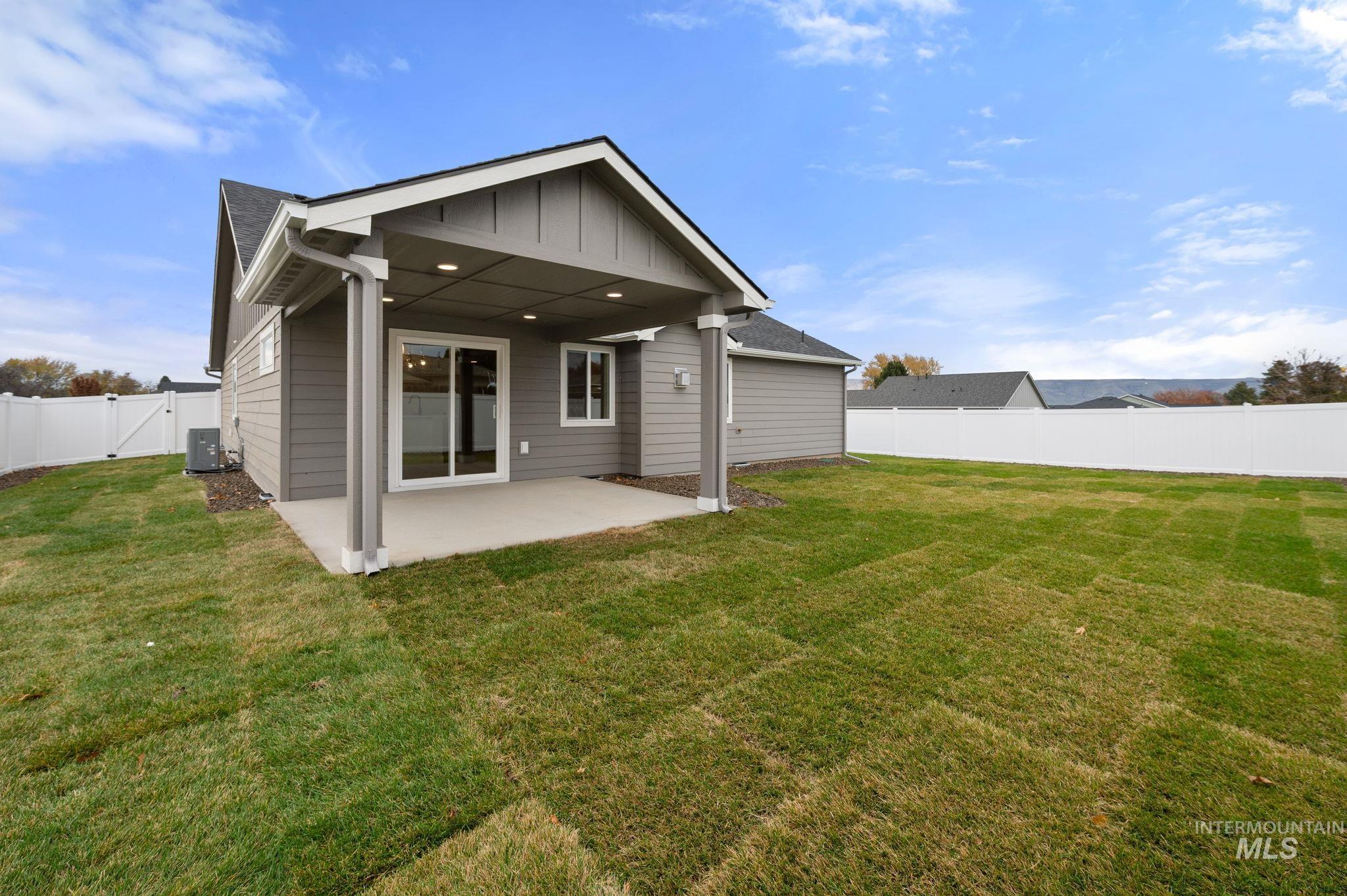 3215 Blackhawk Court, Lewiston, Idaho 83501, 3 Bedrooms, 2 Bathrooms, Residential For Sale, Price $499,000, 98959151