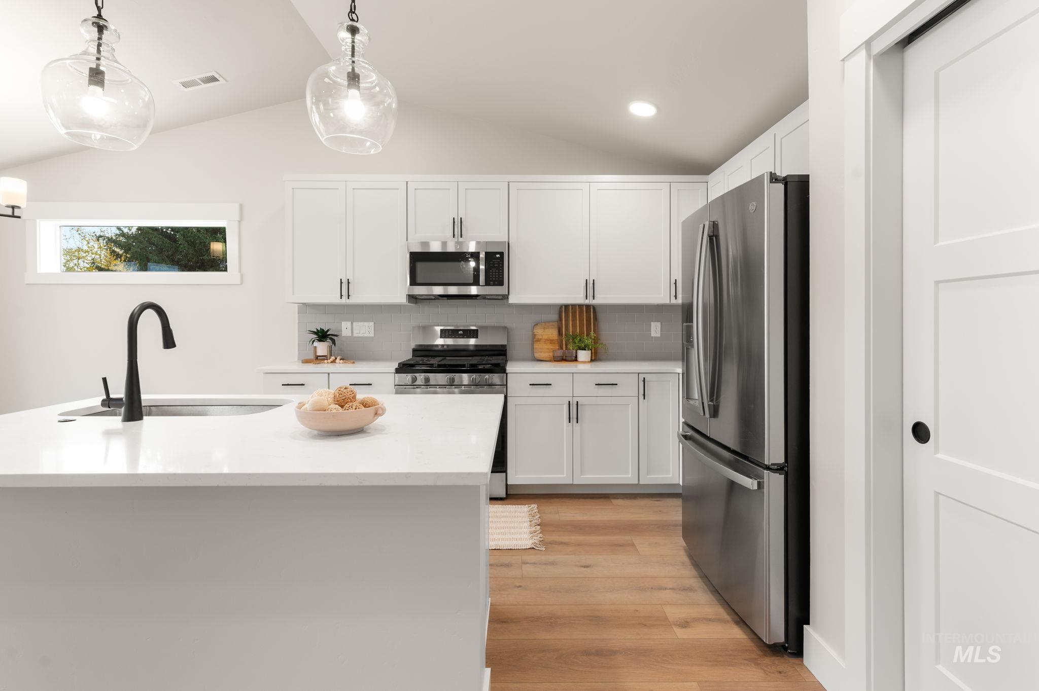 3215 Blackhawk Court, Lewiston, Idaho 83501, 3 Bedrooms, 2 Bathrooms, Residential For Sale, Price $499,000, 98959151