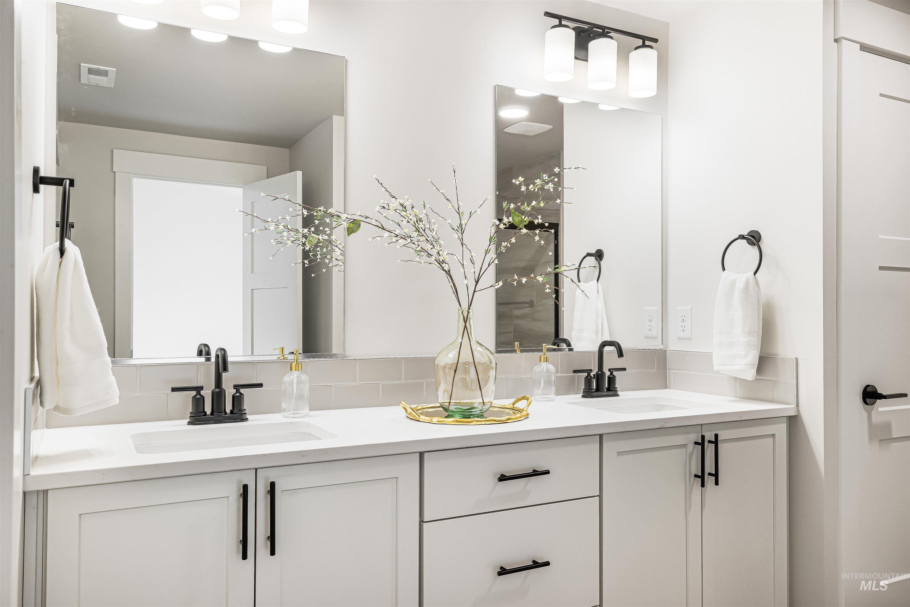 812 Preston Avenue, Lewiston, Idaho 83501, 3 Bedrooms, 2 Bathrooms, Residential For Sale, Price $589,900,MLS 98959152