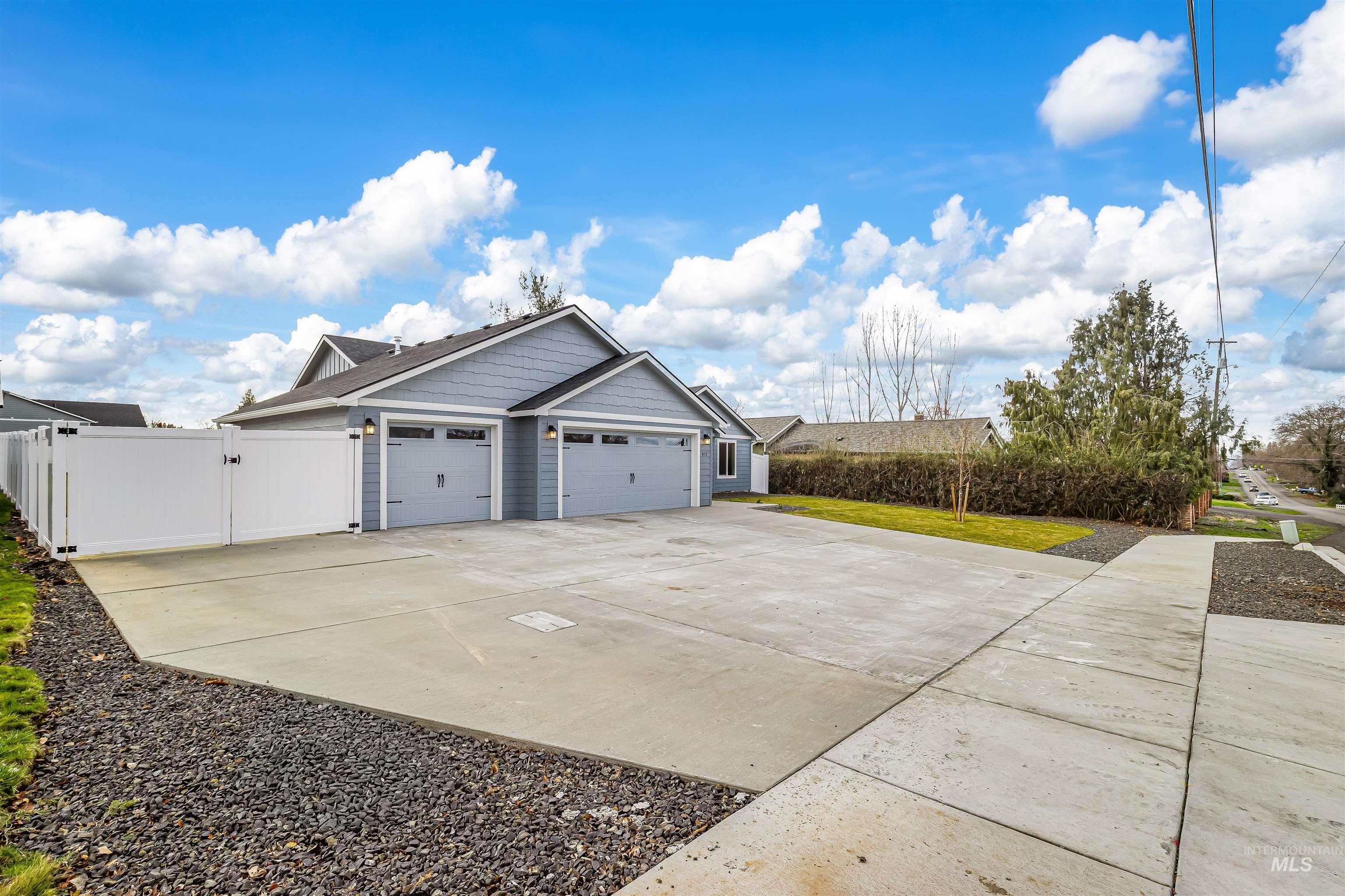 812 Preston Avenue, Lewiston, Idaho 83501, 3 Bedrooms, 2 Bathrooms, Residential For Sale, Price $589,900,MLS 98959152