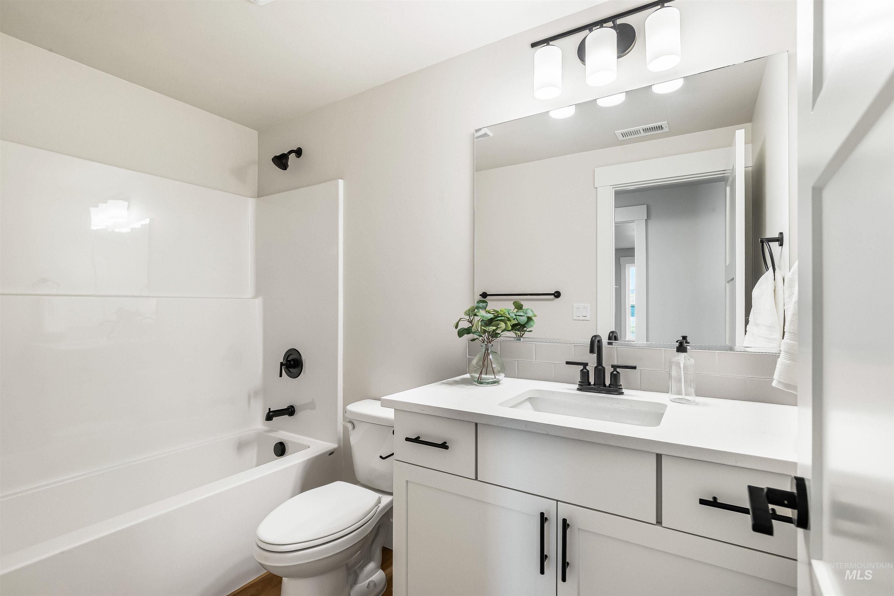 812 Preston Avenue, Lewiston, Idaho 83501, 3 Bedrooms, 2 Bathrooms, Residential For Sale, Price $589,900,MLS 98959152