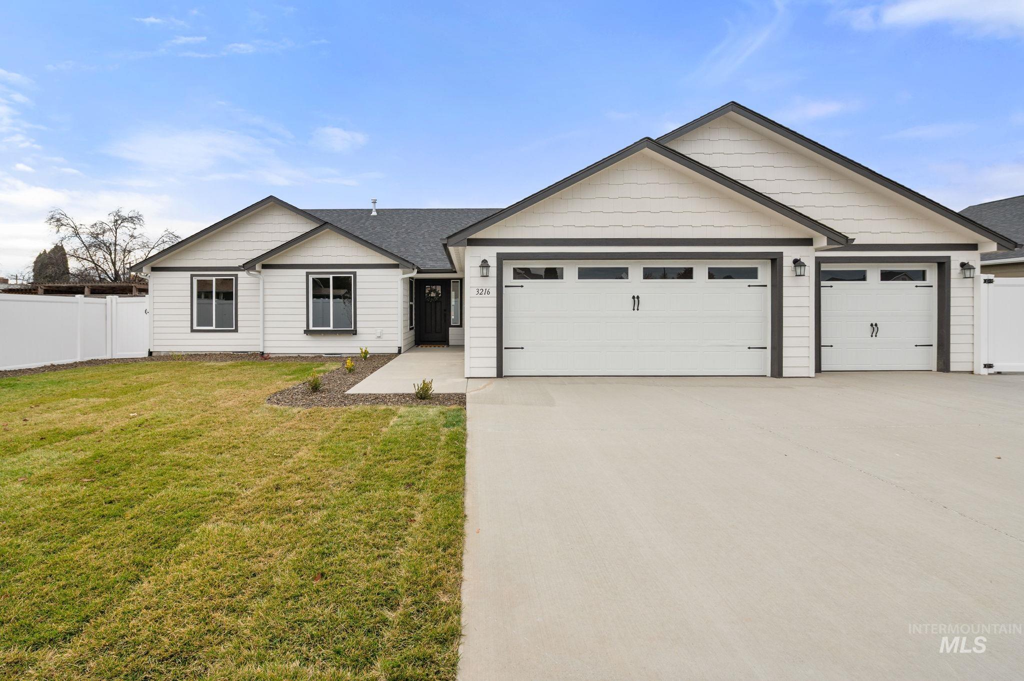 3216 Blackhawk Court, Lewiston, Idaho 83501, 3 Bedrooms, 2 Bathrooms, Residential For Sale, Price $565,000,MLS 98959153