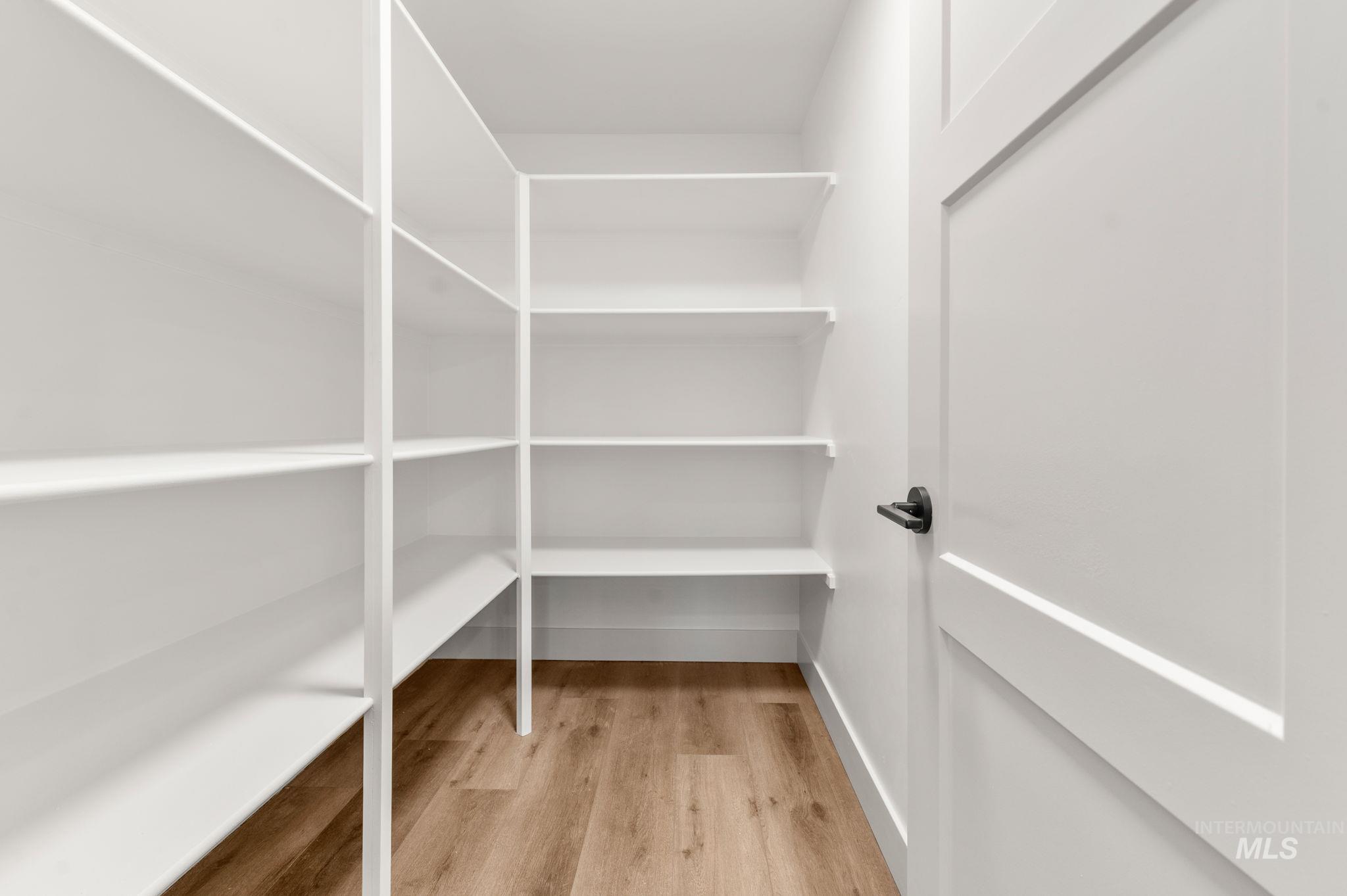 3216 Blackhawk Court, Lewiston, Idaho 83501, 3 Bedrooms, 2 Bathrooms, Residential For Sale, Price $565,000,MLS 98959153