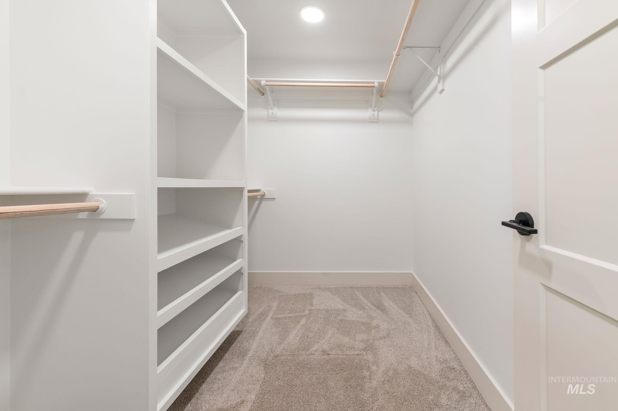 3216 Blackhawk Court, Lewiston, Idaho 83501, 3 Bedrooms, 2 Bathrooms, Residential For Sale, Price $565,000,MLS 98959153