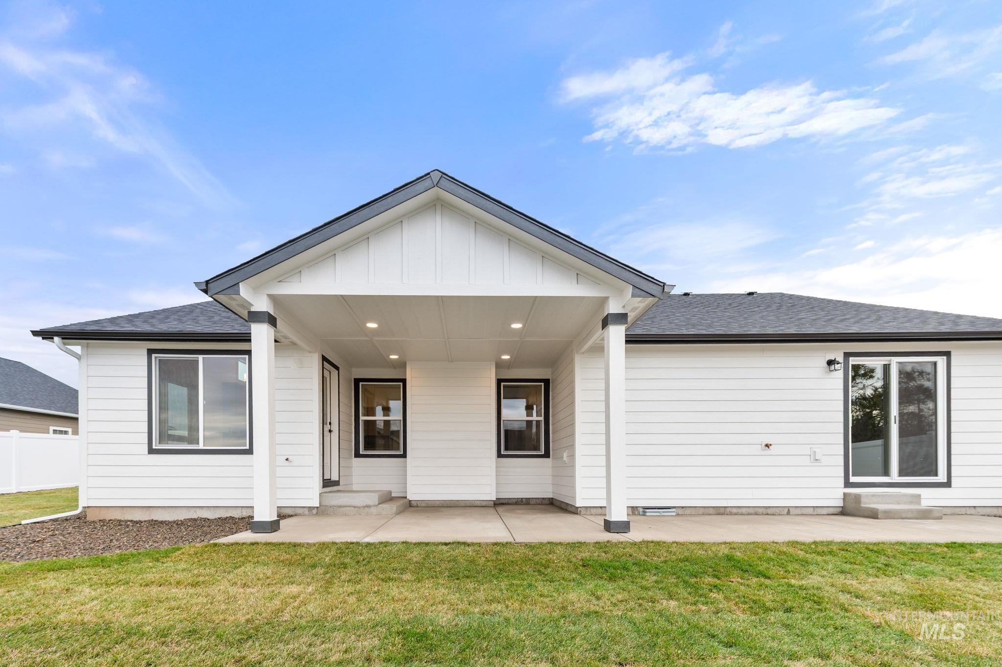 3216 Blackhawk Court, Lewiston, Idaho 83501, 3 Bedrooms, 2 Bathrooms, Residential For Sale, Price $565,000,MLS 98959153