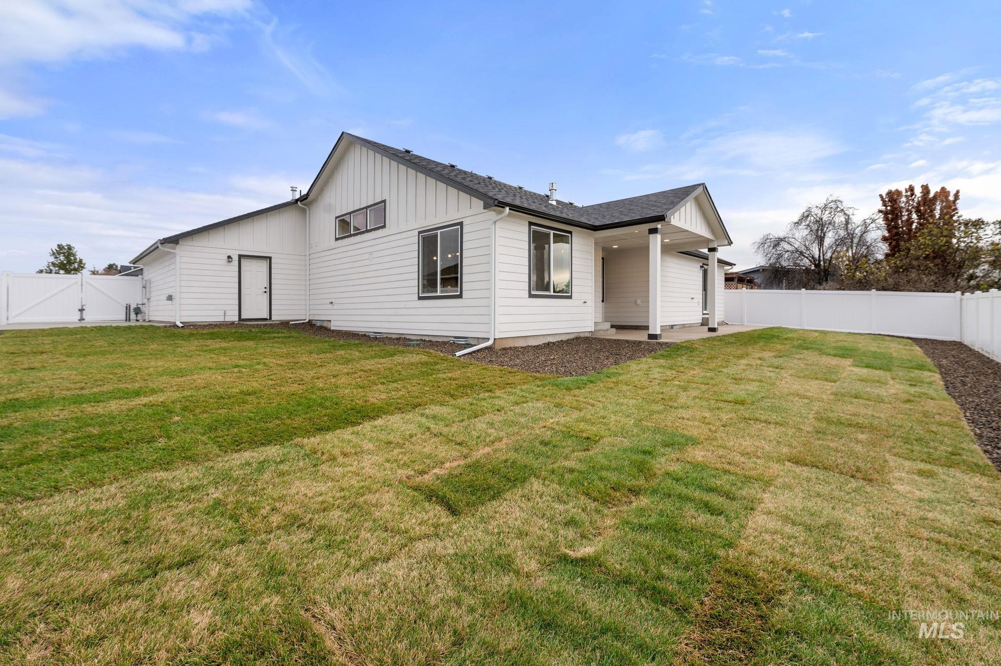 3216 Blackhawk Court, Lewiston, Idaho 83501, 3 Bedrooms, 2 Bathrooms, Residential For Sale, Price $565,000,MLS 98959153