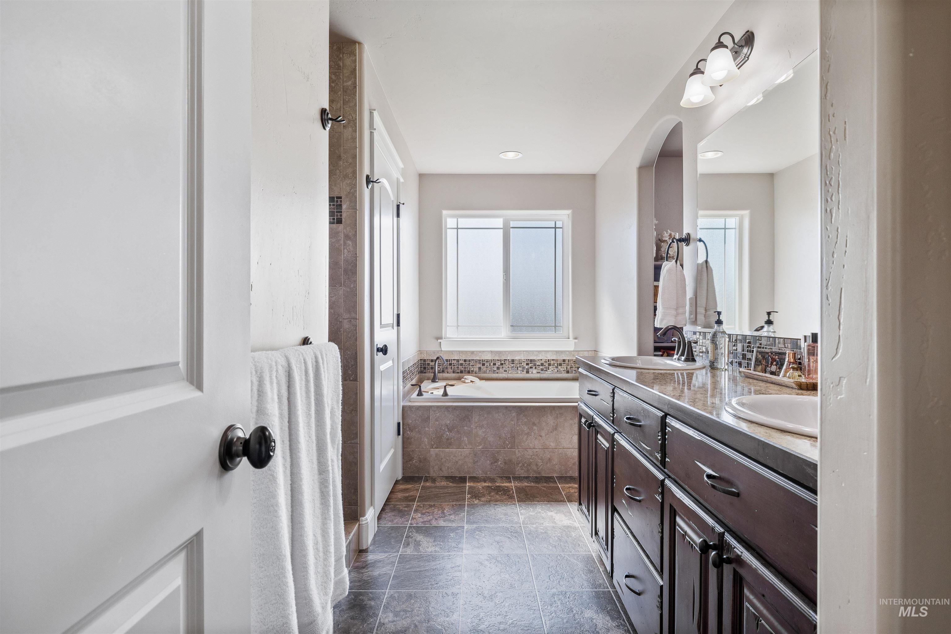 1378 Misty Meadows Ct, Twin Falls, Idaho 83301, 6 Bedrooms, 3 Bathrooms, Residential For Sale, Price $569,000, 98959165