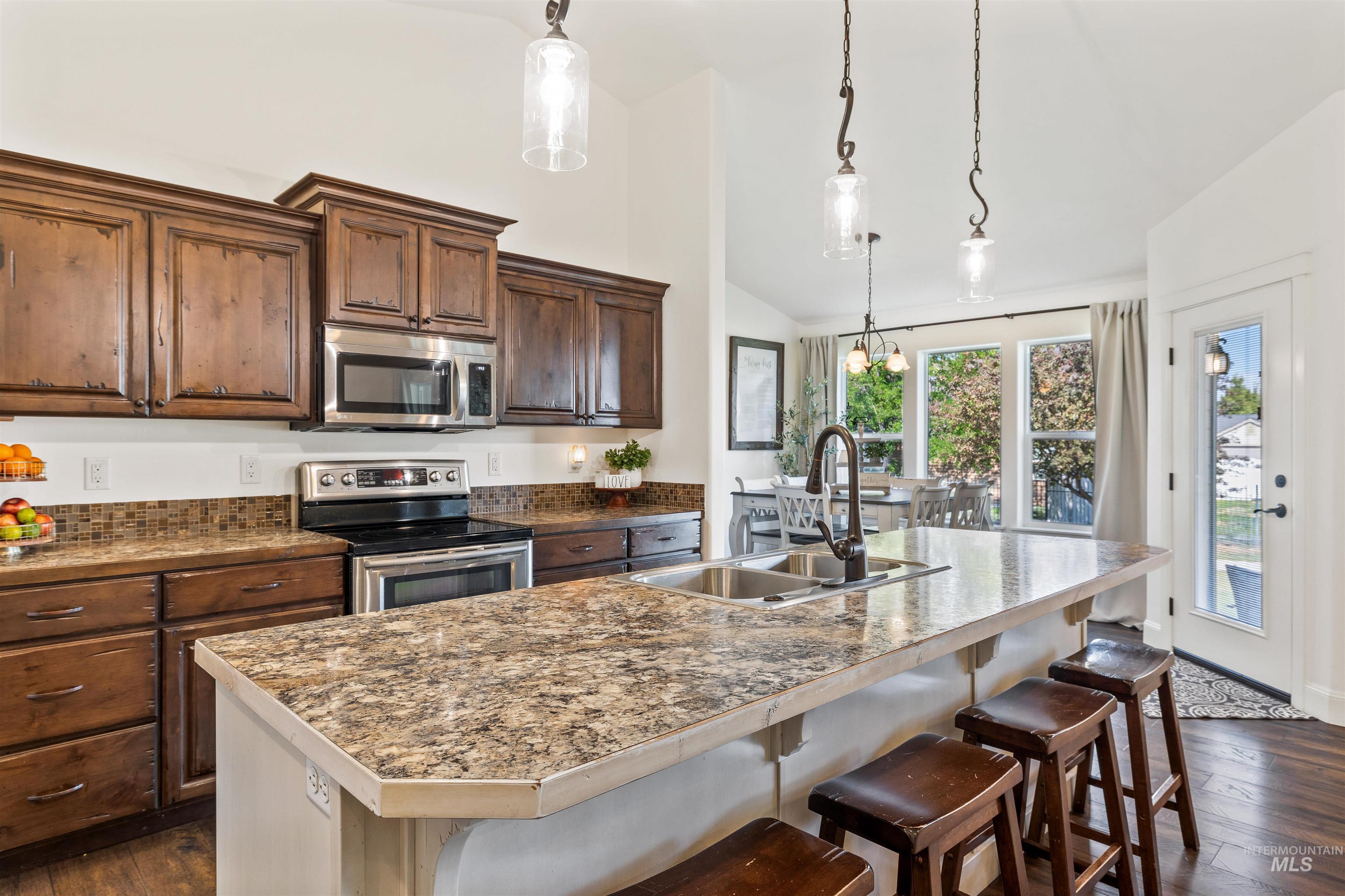 1378 Misty Meadows Ct, Twin Falls, Idaho 83301, 6 Bedrooms, 3 Bathrooms, Residential For Sale, Price $569,000, 98959165