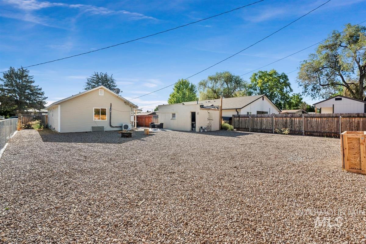 835 N 8th E, Mountain Home, Idaho 83647, 2 Bedrooms, 2 Bathrooms, Residential For Sale, Price $270,000,MLS 98959176