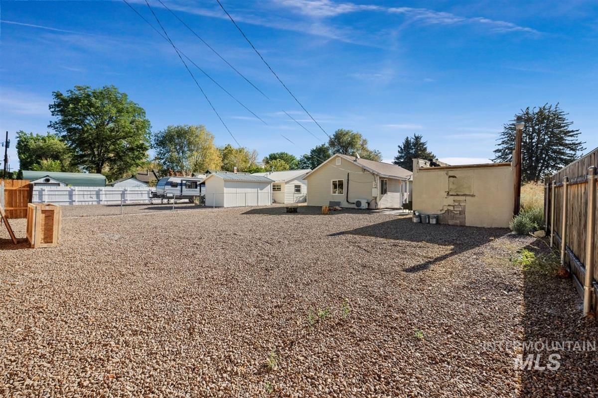835 N 8th E, Mountain Home, Idaho 83647, 2 Bedrooms, 2 Bathrooms, Residential For Sale, Price $270,000,MLS 98959176
