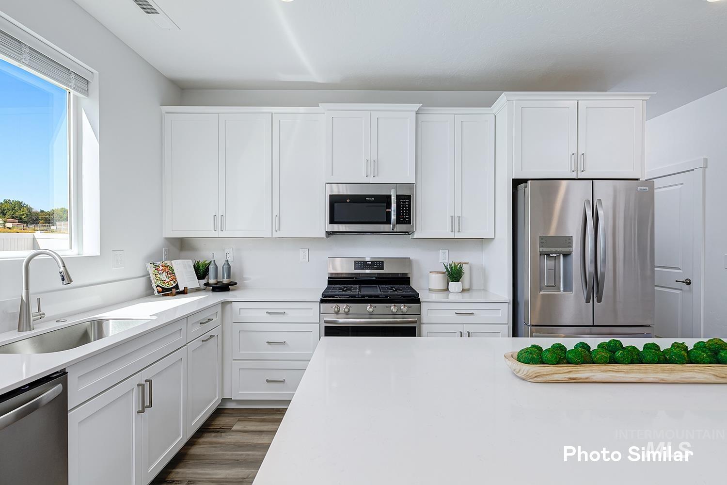 1314 S Sabrina Ave, Kuna, Idaho 83634, 3 Bedrooms, 2.5 Bathrooms, Residential For Sale, Price $532,300,MLS 98959197