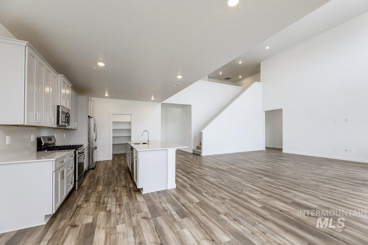 220 Ravello St, Caldwell, Idaho 83607, 5 Bedrooms, 3 Bathrooms, Residential For Sale, Price $549,900, 98959208