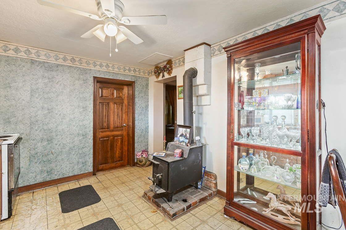 4940 Hatwai Road, Lewiston, Idaho 83501, 2 Bedrooms, 2 Bathrooms, Residential For Sale, Price $422,000,MLS 98959256