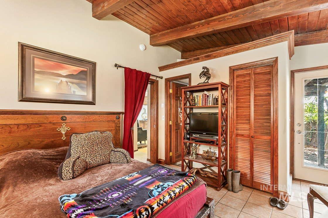 4940 Hatwai Road, Lewiston, Idaho 83501, 2 Bedrooms, 2 Bathrooms, Residential For Sale, Price $422,000,MLS 98959256