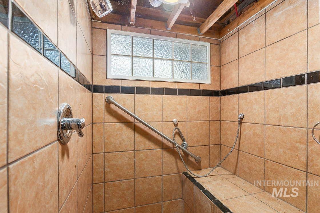 4940 Hatwai Road, Lewiston, Idaho 83501, 2 Bedrooms, 2 Bathrooms, Residential For Sale, Price $422,000,MLS 98959256