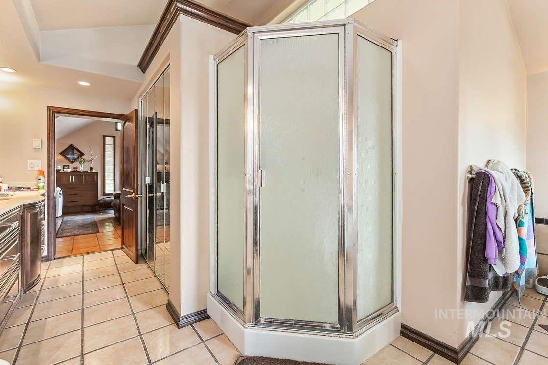 4940 Hatwai Road, Lewiston, Idaho 83501, 2 Bedrooms, 2 Bathrooms, Residential For Sale, Price $422,000,MLS 98959256