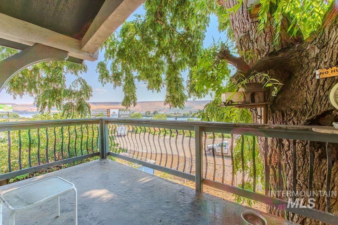 4940 Hatwai Road, Lewiston, Idaho 83501, 2 Bedrooms, 2 Bathrooms, Residential For Sale, Price $422,000,MLS 98959256