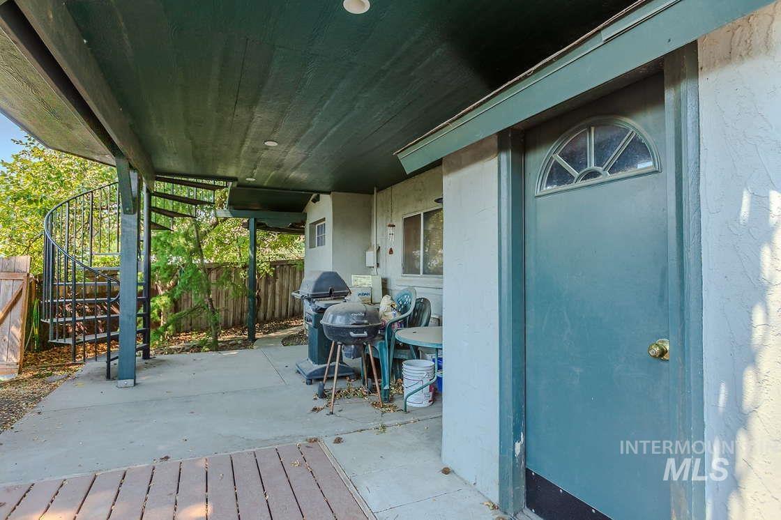 4940 Hatwai Road, Lewiston, Idaho 83501, 2 Bedrooms, 2 Bathrooms, Residential For Sale, Price $422,000,MLS 98959256