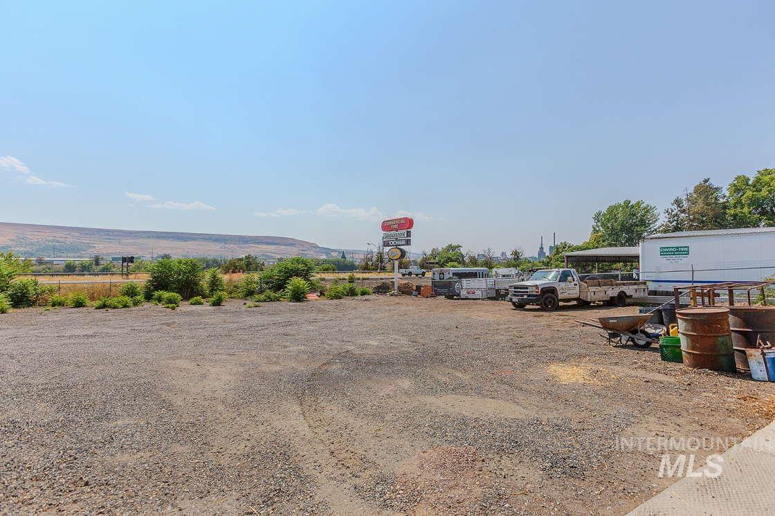 4940 Hatwai Road, Lewiston, Idaho 83501, 2 Bedrooms, 2 Bathrooms, Residential For Sale, Price $422,000,MLS 98959256