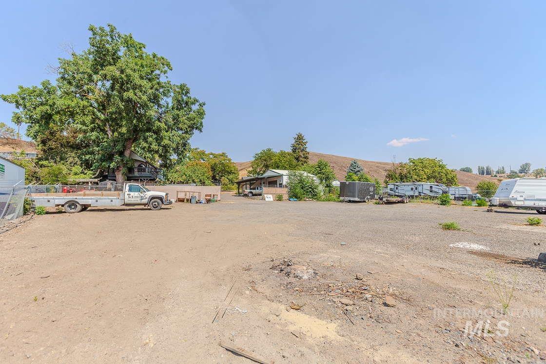 4940 Hatwai Road, Lewiston, Idaho 83501, 2 Bedrooms, 2 Bathrooms, Residential For Sale, Price $422,000,MLS 98959256