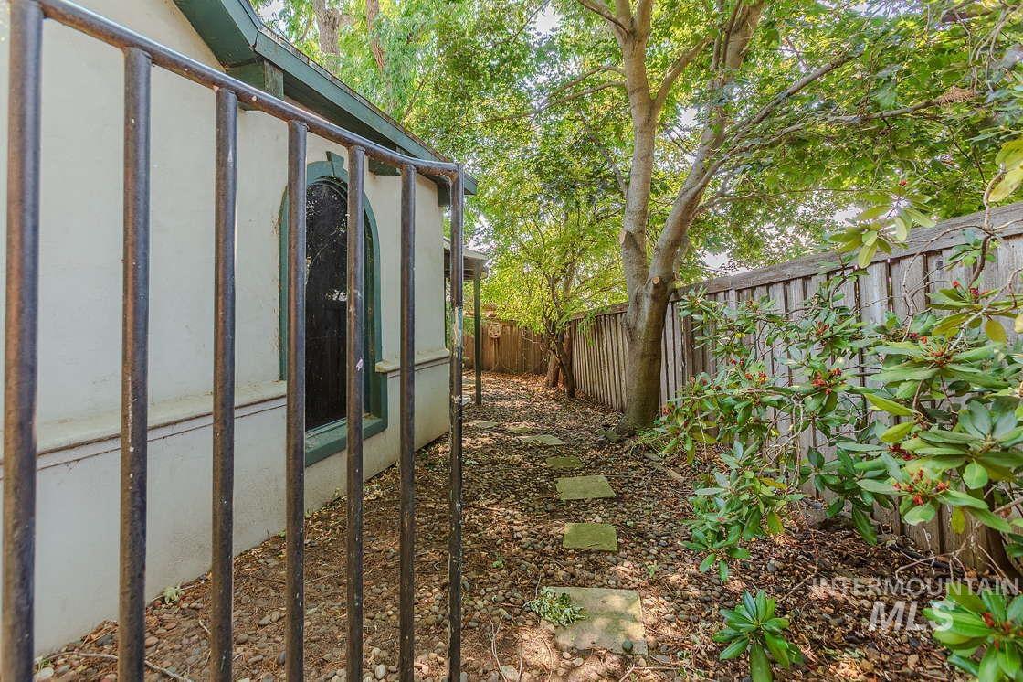 4940 Hatwai Road, Lewiston, Idaho 83501, 2 Bedrooms, 2 Bathrooms, Residential For Sale, Price $422,000,MLS 98959256