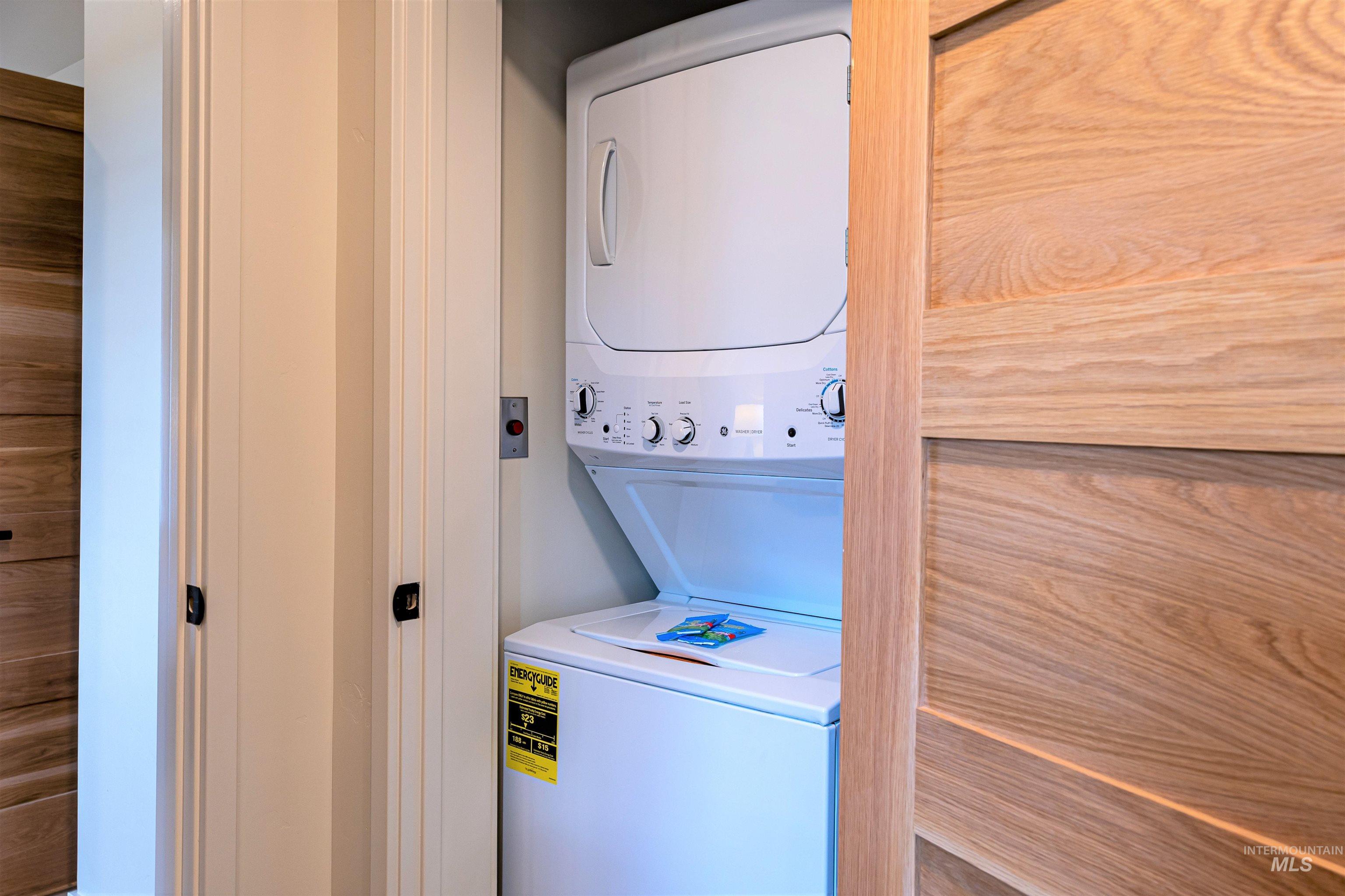 760 Village Dr, Donnelly, Idaho 83615, 1 Bedroom, 1.5 Bathrooms, Residential For Sale, Price $689,000,MLS 98959275