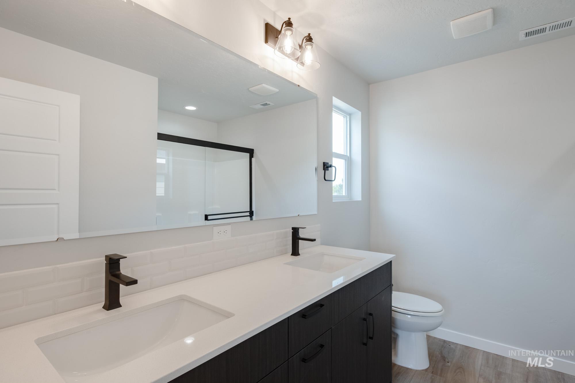 4960 S Amorita Ave, Meridian, Idaho 83642, 3 Bedrooms, 2.5 Bathrooms, Residential For Sale, Price $424,990,MLS 98959329