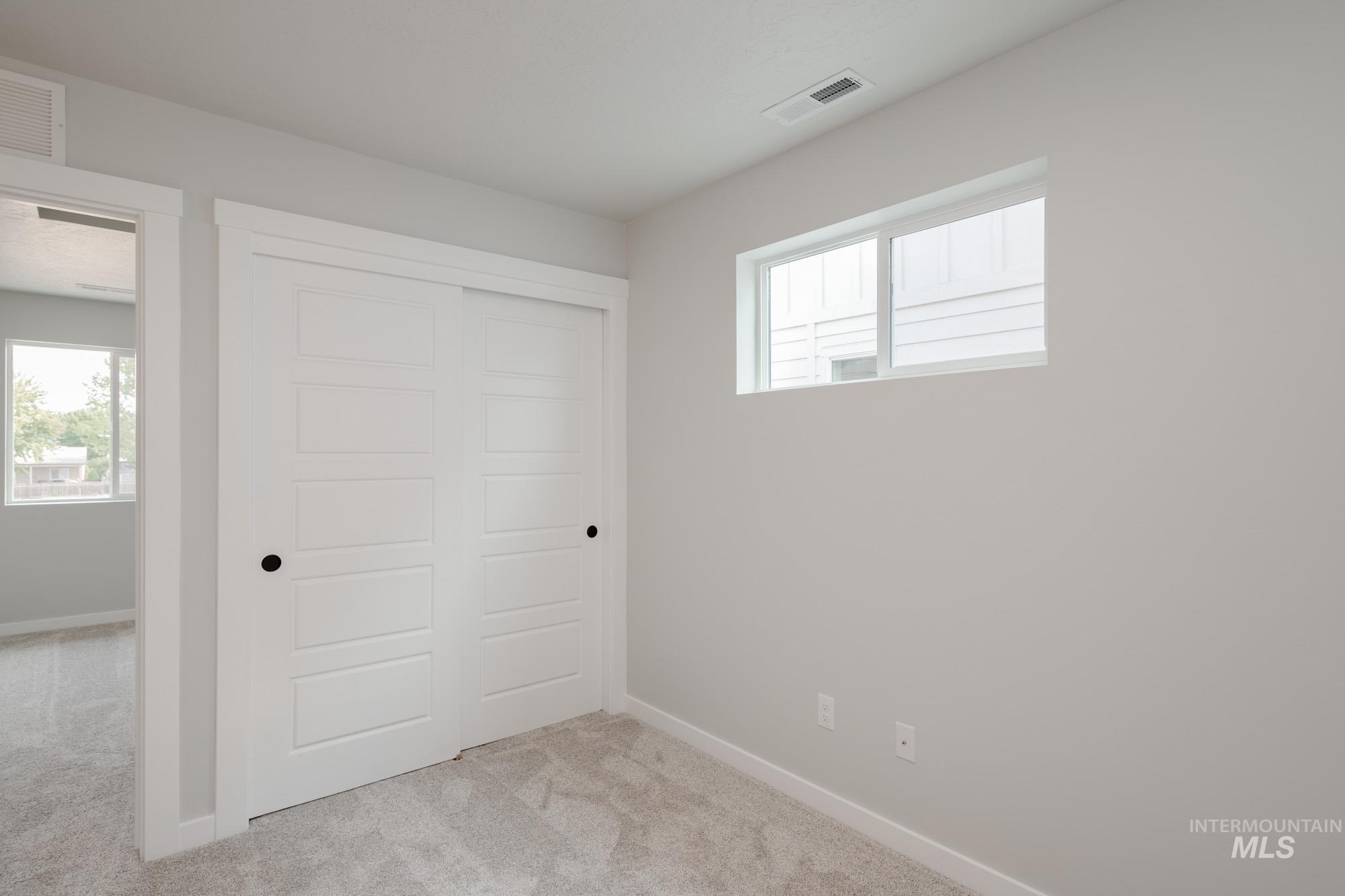 4960 S Amorita Ave, Meridian, Idaho 83642, 3 Bedrooms, 2.5 Bathrooms, Residential For Sale, Price $424,990,MLS 98959329