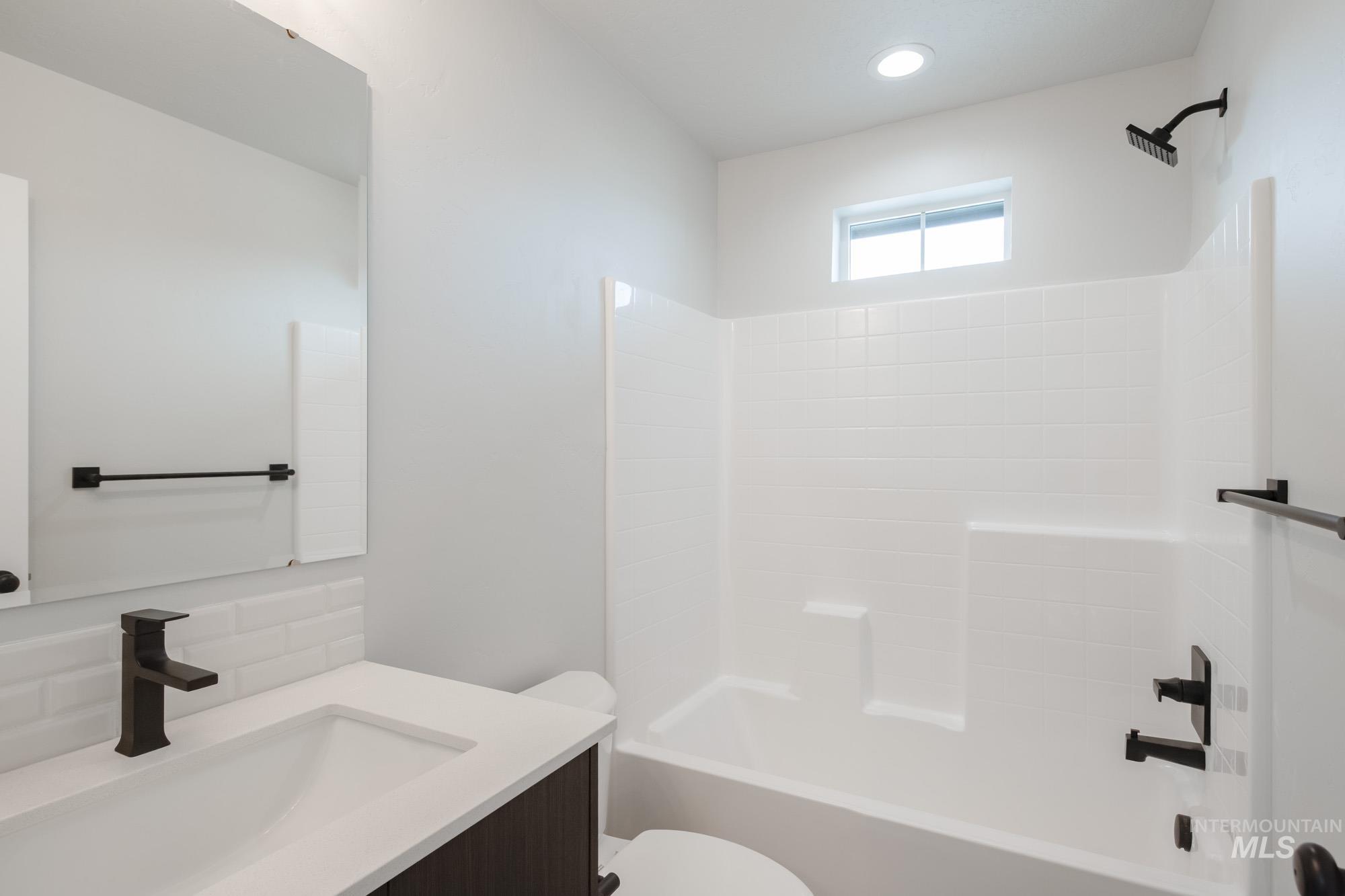 4960 S Amorita Ave, Meridian, Idaho 83642, 3 Bedrooms, 2.5 Bathrooms, Residential For Sale, Price $424,990,MLS 98959329